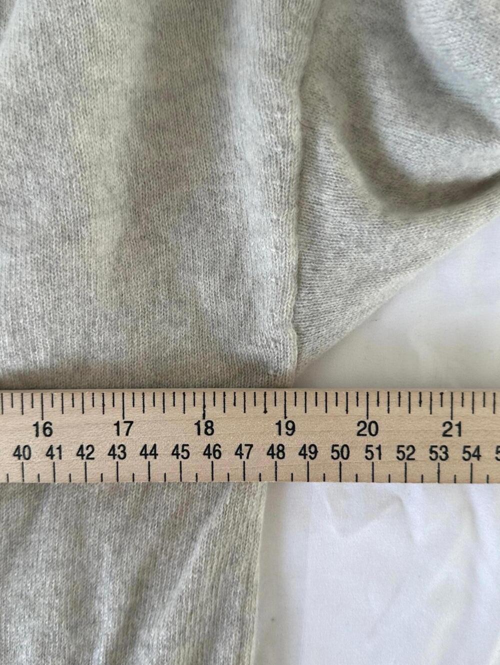 Lord & Taylor Cashmere Women's Light Gray 100% Cashmere Knit Sweater - Size L/G - Picture 5 of 7